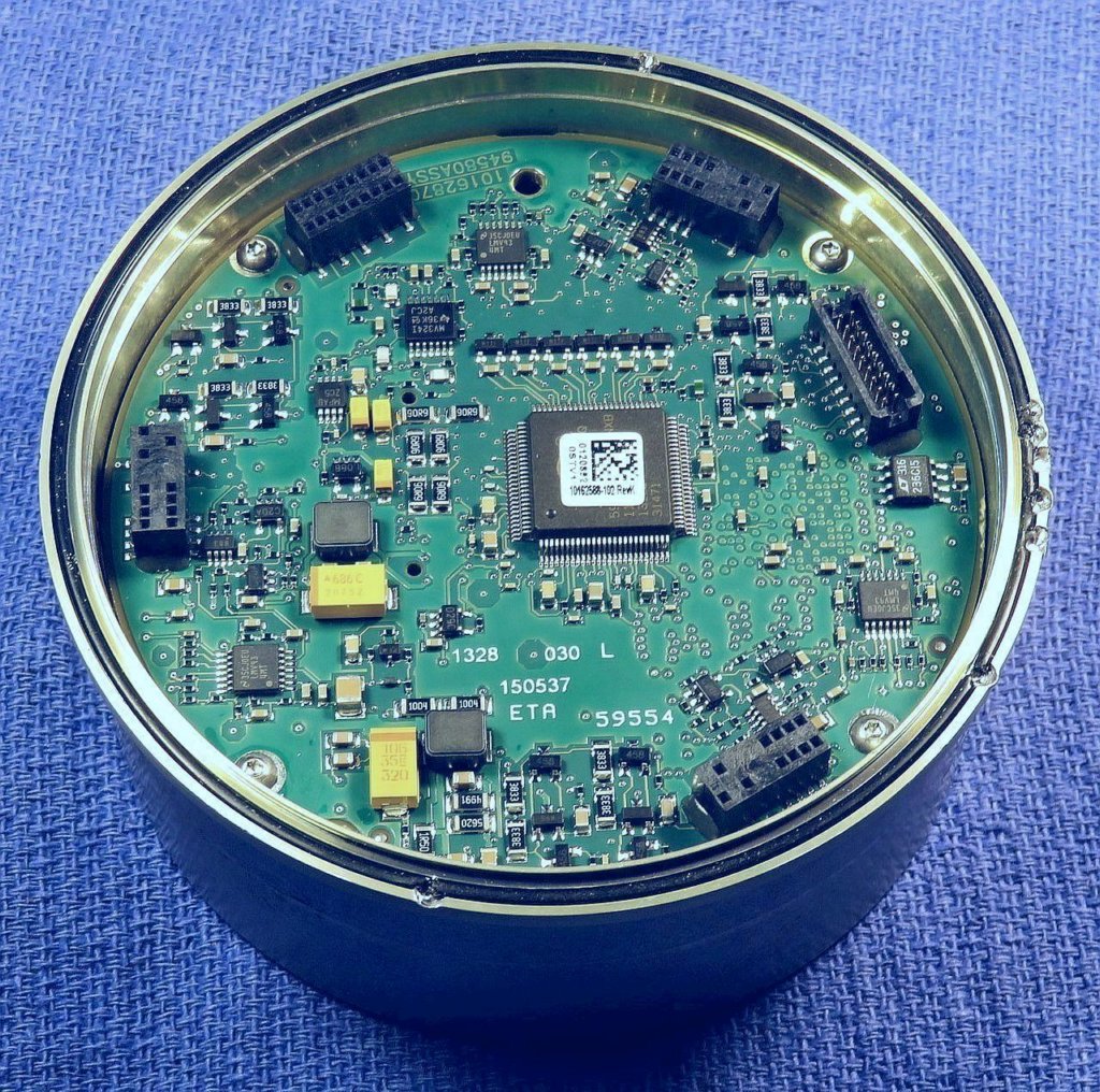 hg1700ag59imu_top_interior_revealing_control_pcb1.jpg