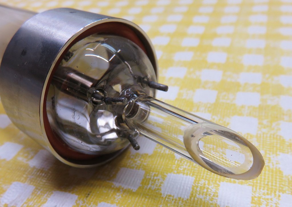 pe5200tube_cathode_end1.jpg